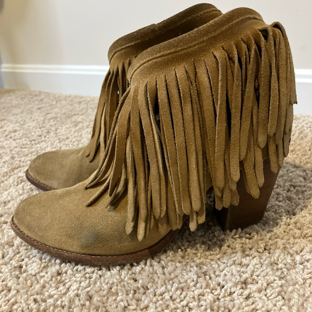 FRYE Womens Size 9B Distressed Tan Suede Fringe Heeled Ankle Boots Bootie - Picture 6 of 8